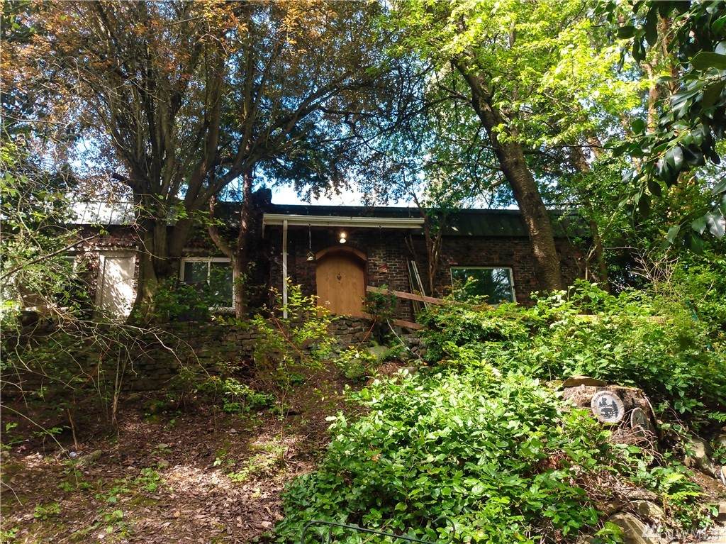 12215 12th Avenue - Photo 1