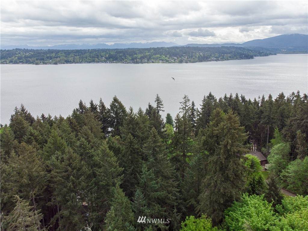 1351 Lake Sammamish Parkway - Photo 1