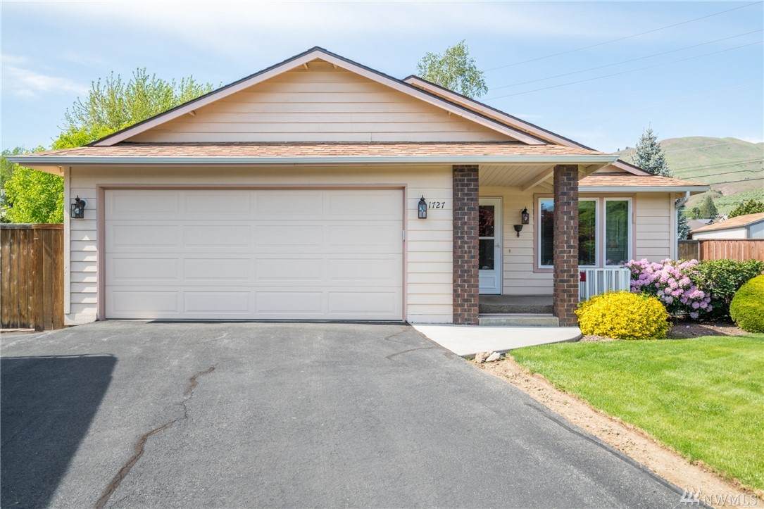 1727 Bluegrass Lane - Photo 1 1727 Bluegrass Lane - Photo 1