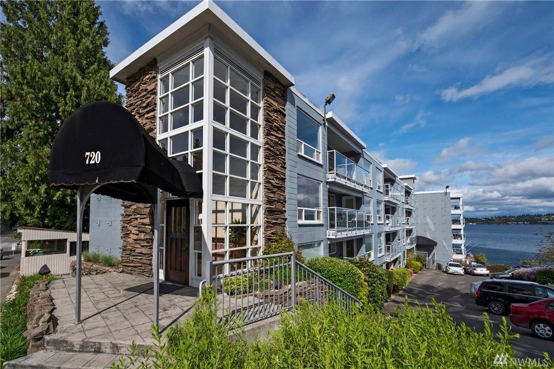 720 Lakeside Avenue - Photo 1