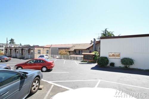 8600 Aurora Ave - Photo 1