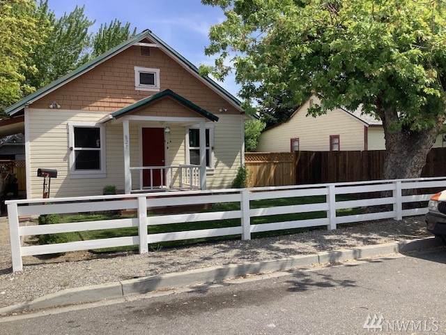 827 Malaga Ave - Photo 1 827 Malaga Ave - Photo 1