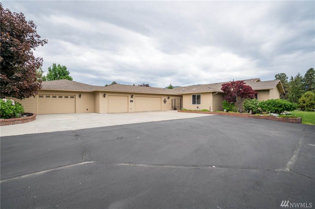 2740 Debord Dr - Photo 1 2740 Debord Dr - Photo 1