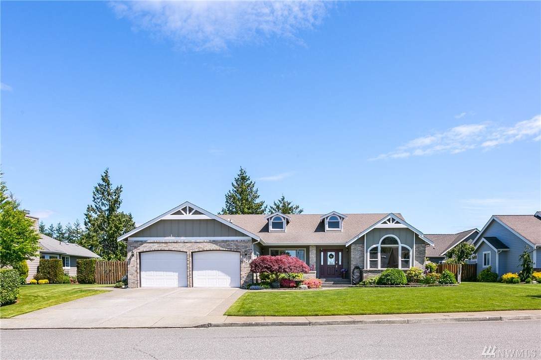 1672 Eastwood Wy - Photo 1