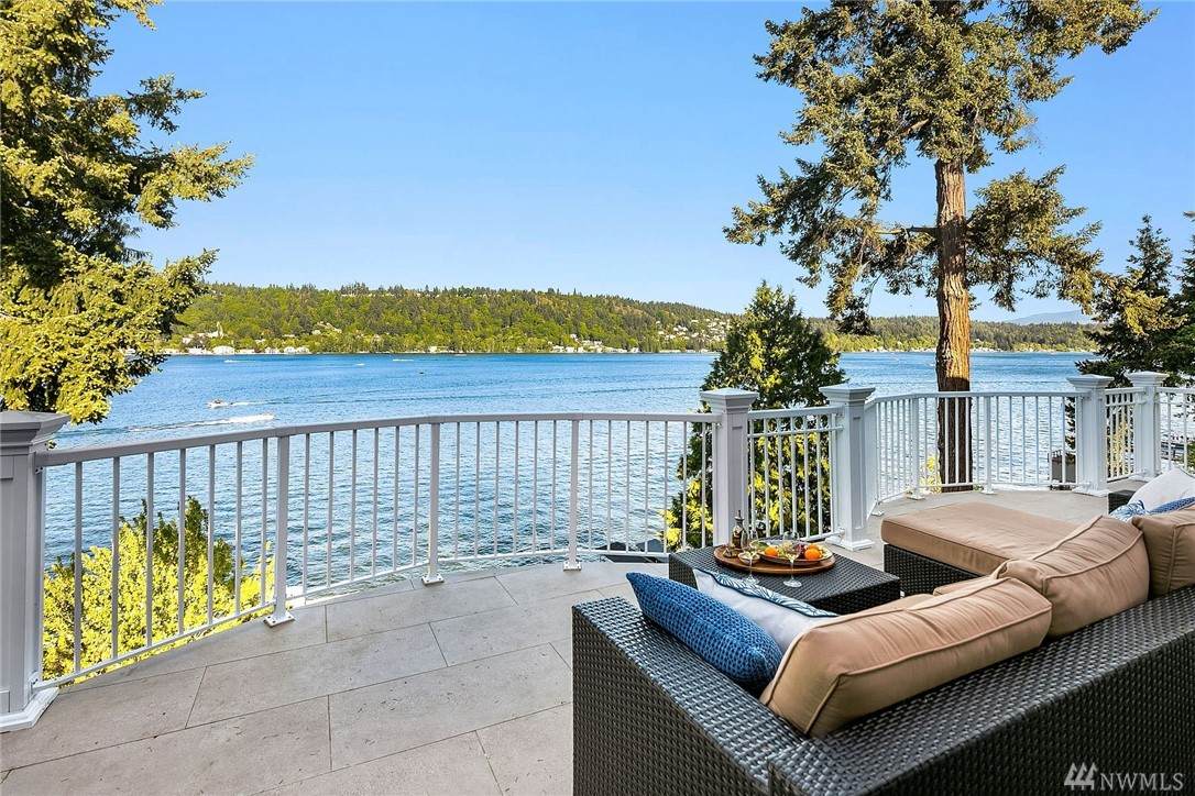 2424 Lake Sammamish Parkway - Photo 1