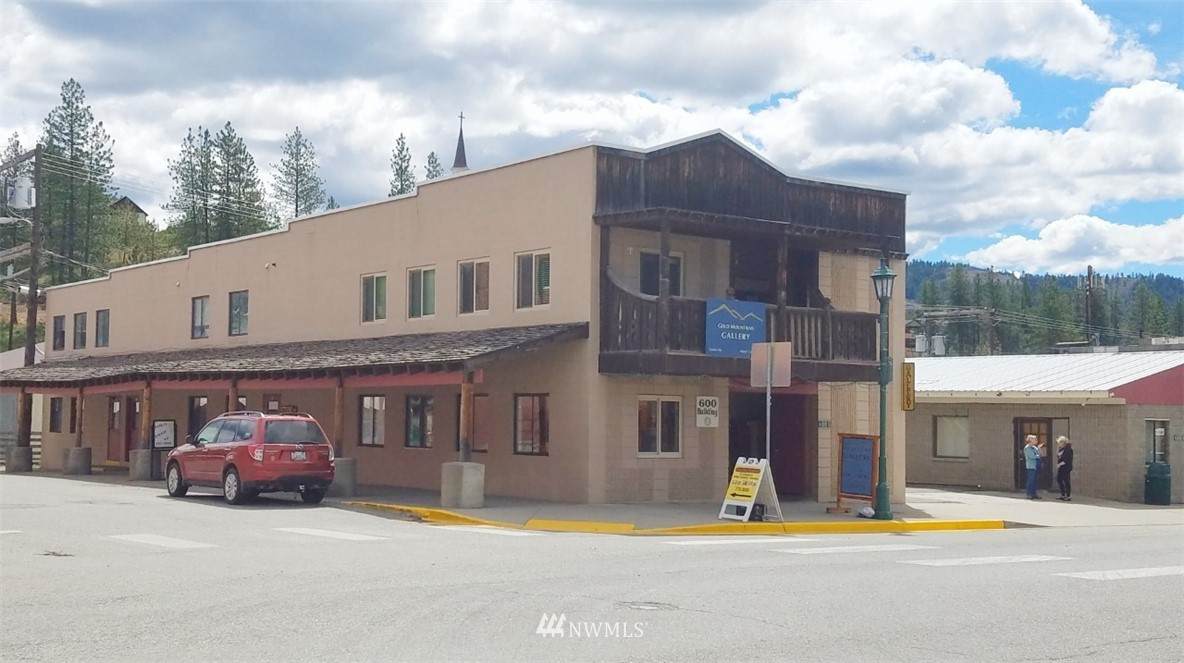 600 Clark Avenue - Photo 1