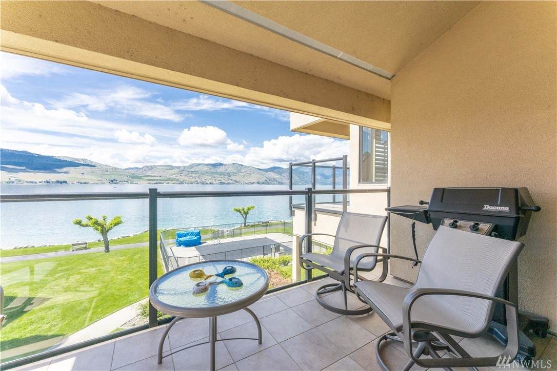 100 Lake Chelan Shores Dr - Photo 1 100 Lake Chelan Shores Dr - Photo 1