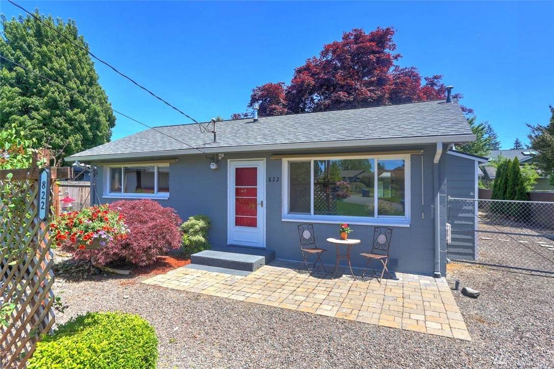 822 Queen Ave - Photo 1