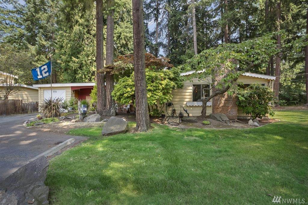 771 Edmonds Wy - Photo 1
