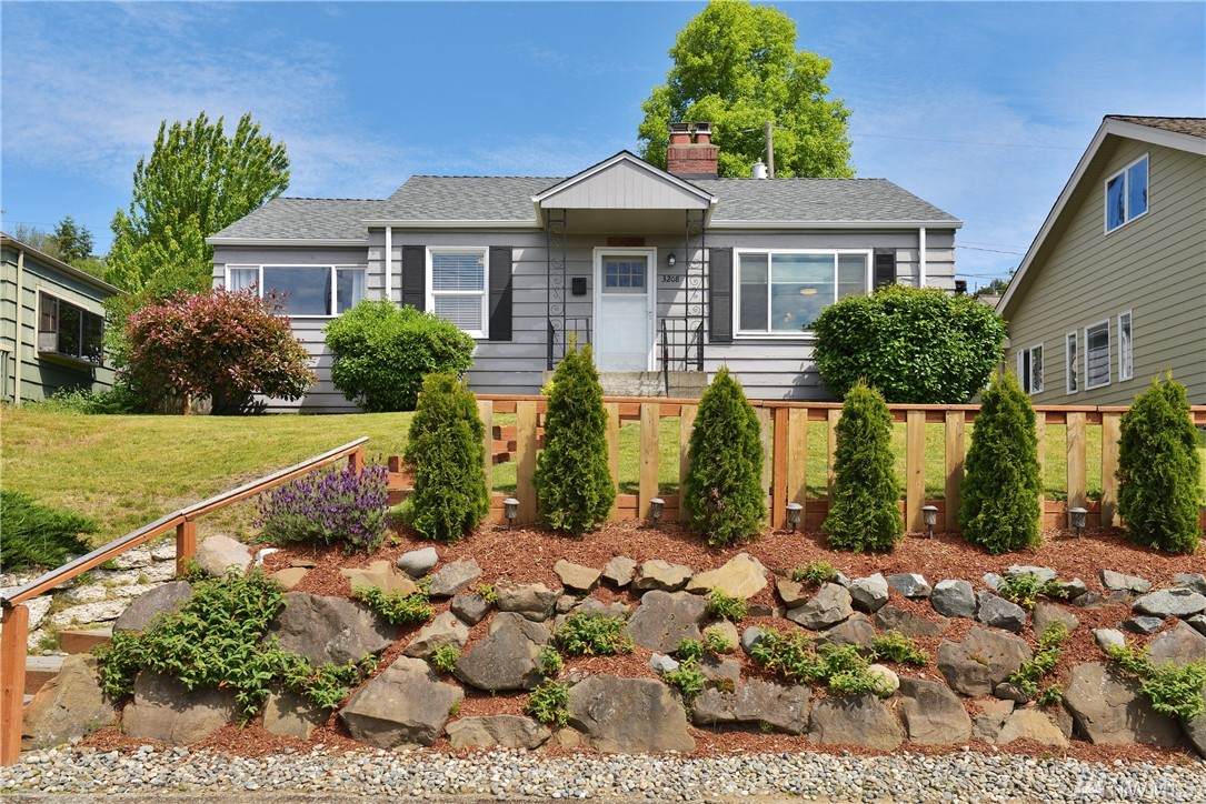 3208 32nd Ave - Photo 1