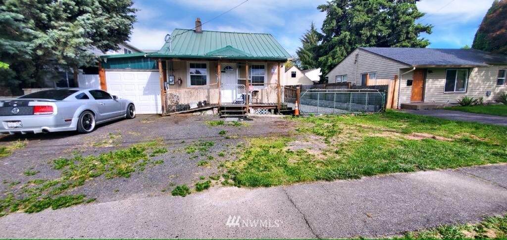 958 8th Avenue - Photo 1