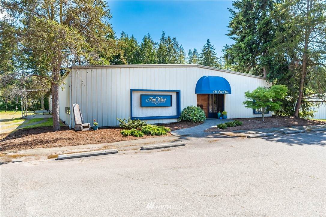 645 Oak Street - Photo 1