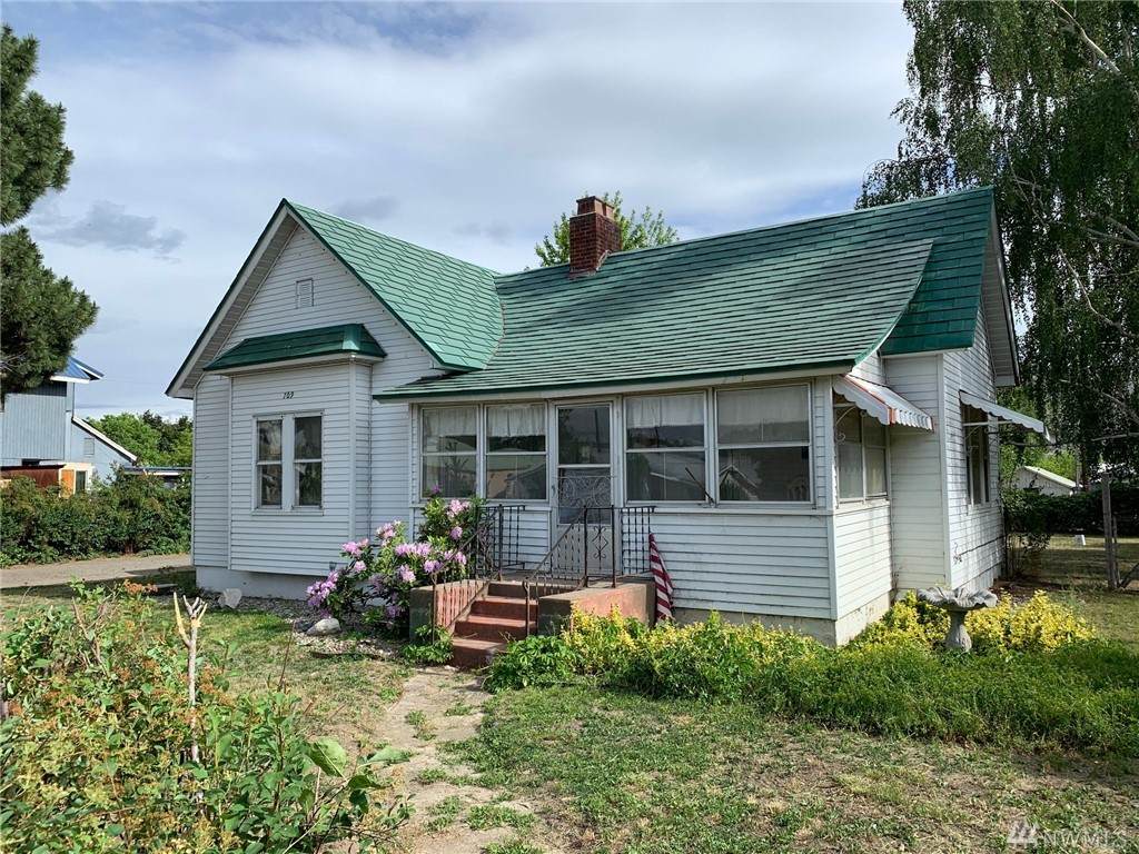 709 Indian Avenue - Photo 1