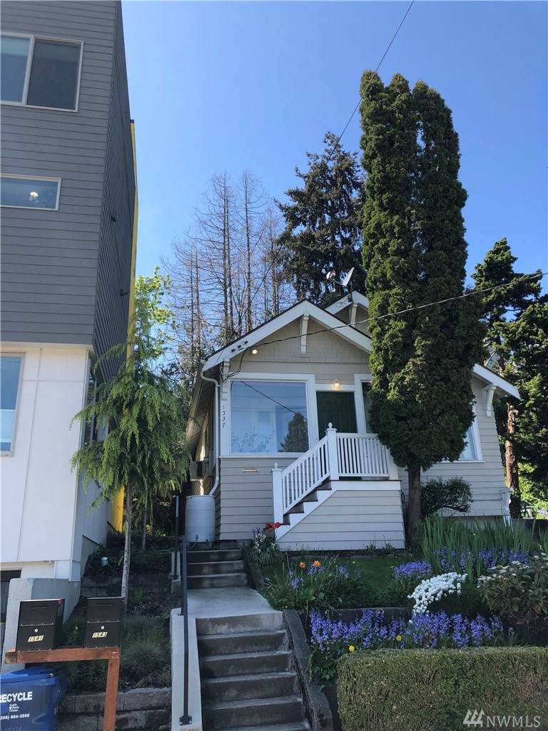 1537 Valentine Place - Photo 1