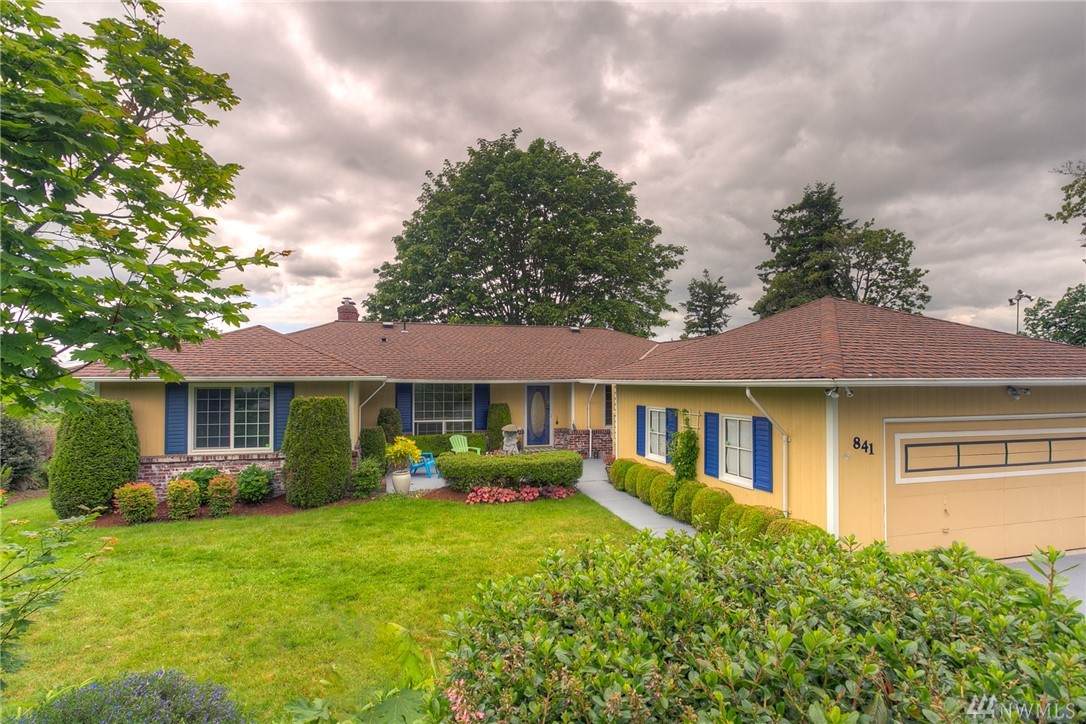 841 Alvord Ave - Photo 1