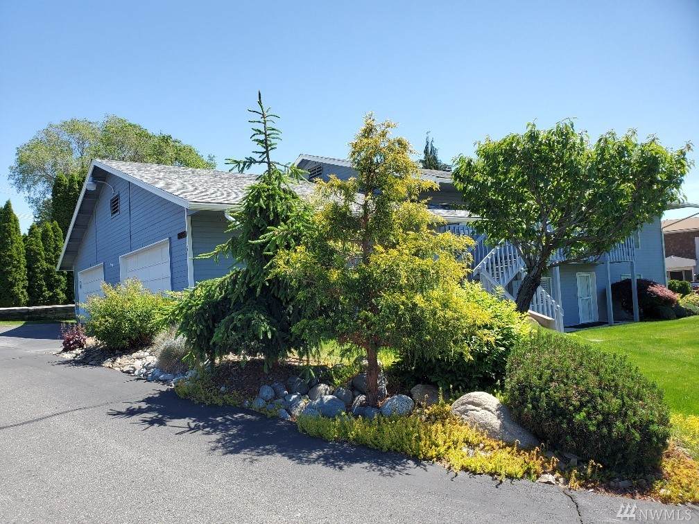 1352 Eastmont Ave - Photo 1