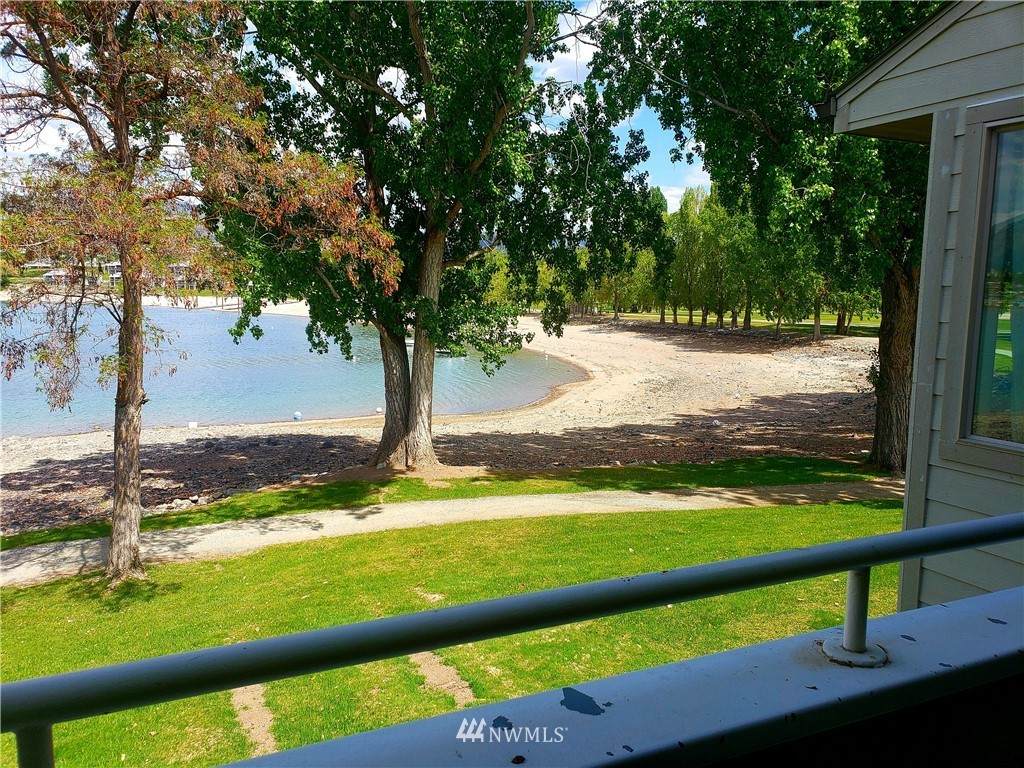 1 Beach 584-L - Photo 1