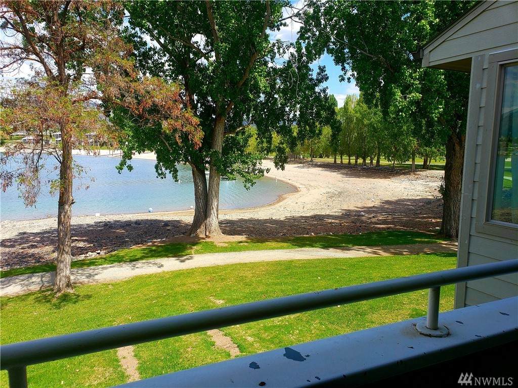 1 Beach 584-L - Photo 1