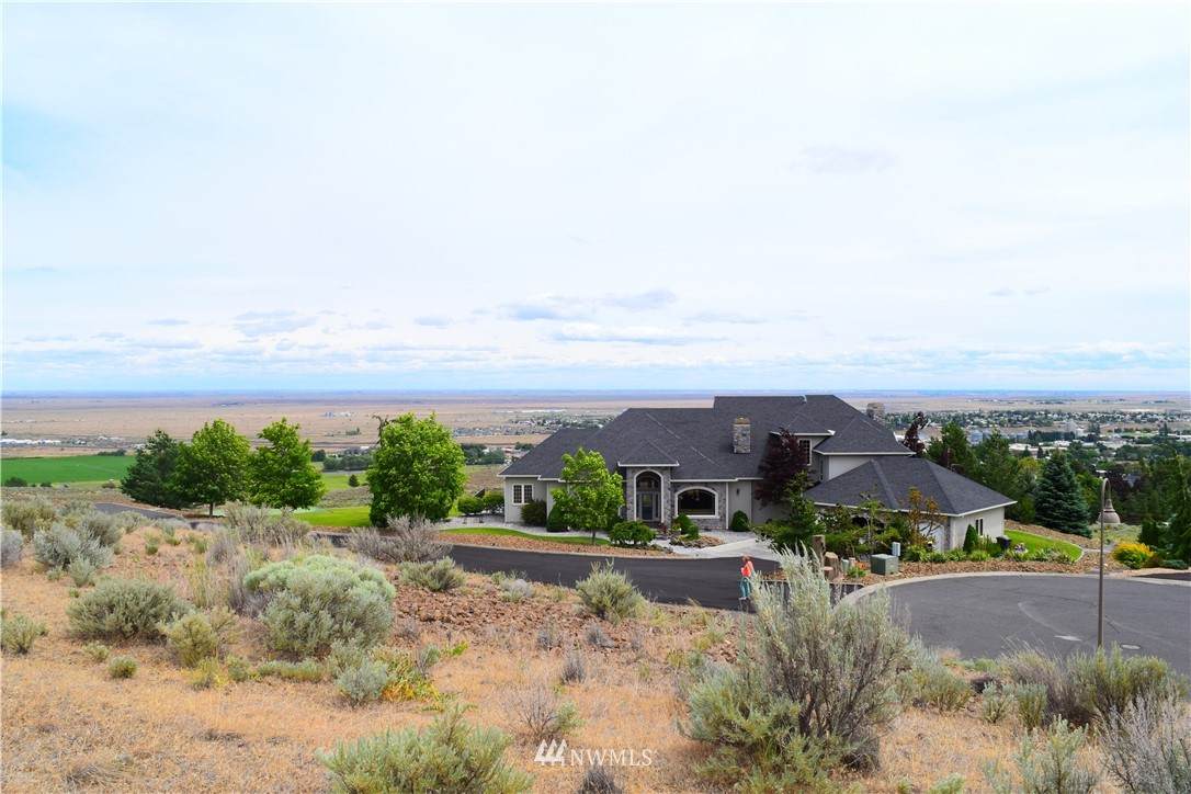 528 Jadehurst Drive - Photo 1