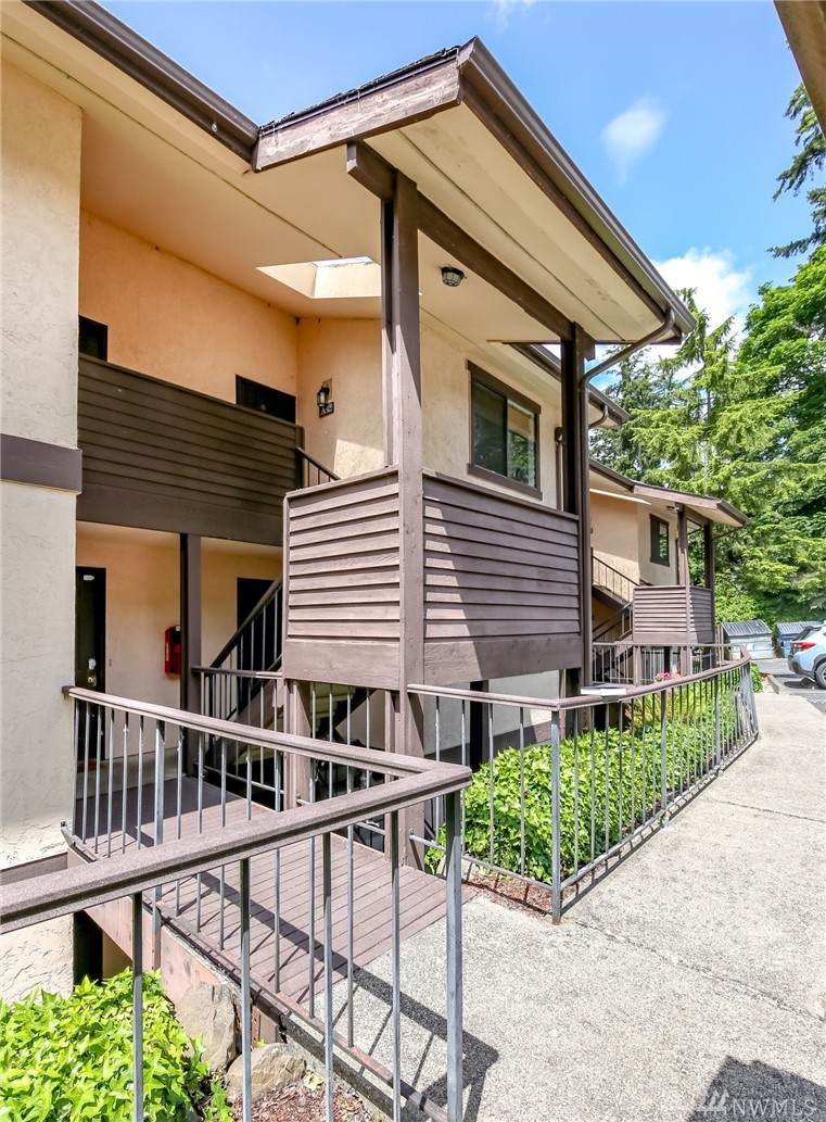 140 Summit Avenue - Photo 1