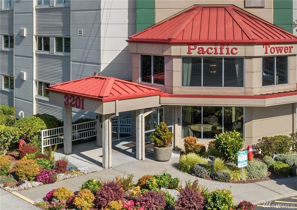 3201 Pacific Ave - Photo 1