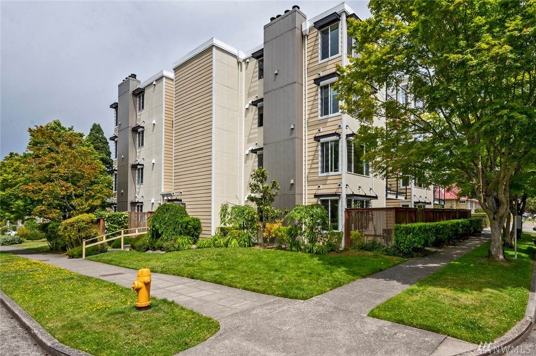4118 College St - Photo 1