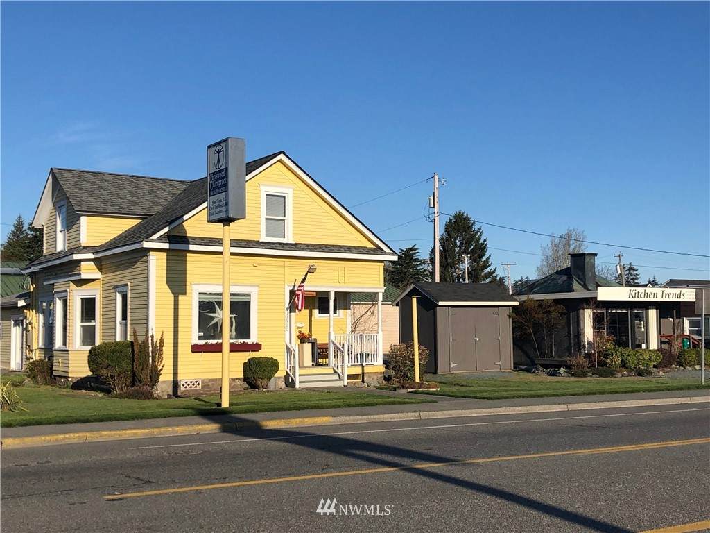 2320 Commercial Avenue - Photo 1