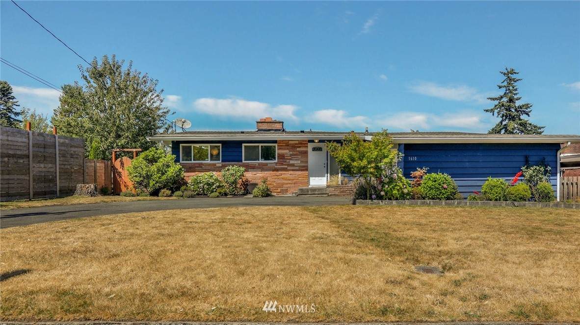 1610 36th Street - Photo 1