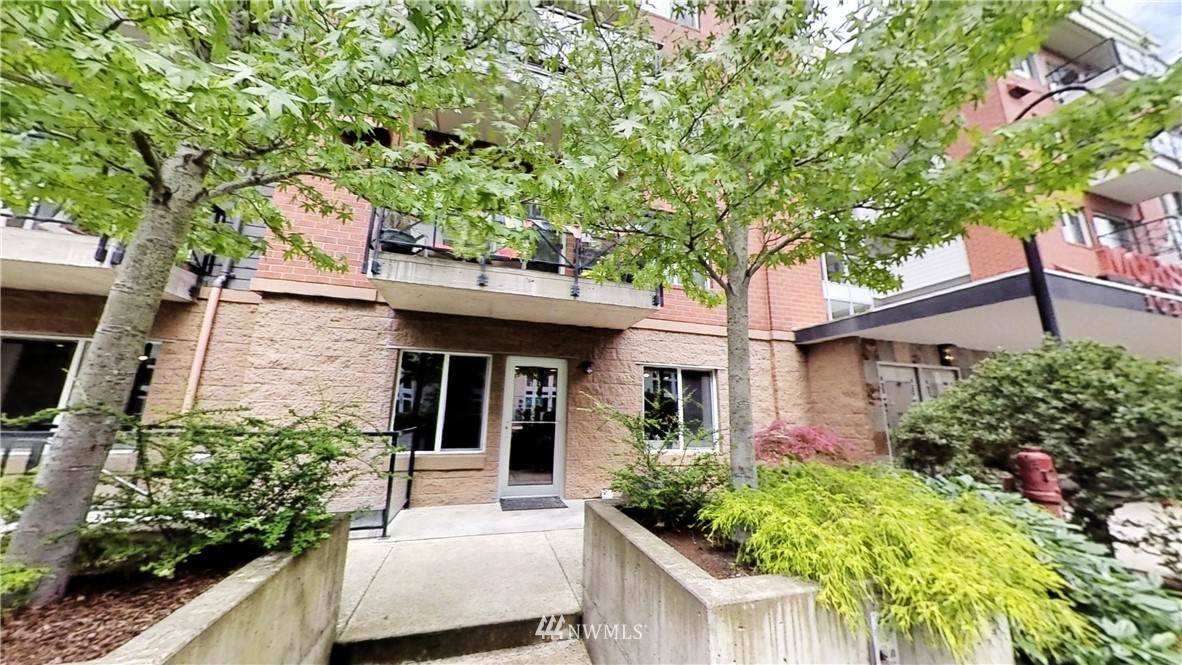 1015 Railroad Avenue - Photo 1