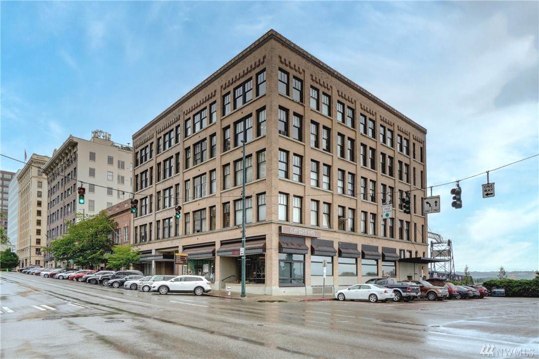 1120 Cliff Ave - Photo 1