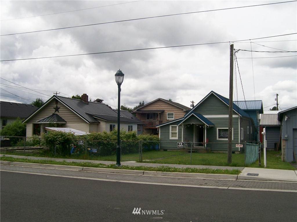 108 Kentucky Avenue - Photo 1