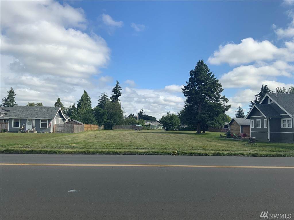 1101 Pioneer Ave - Photo 1