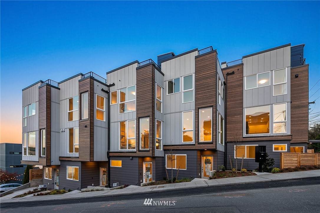 2508 Everett Avenue - Photo 1