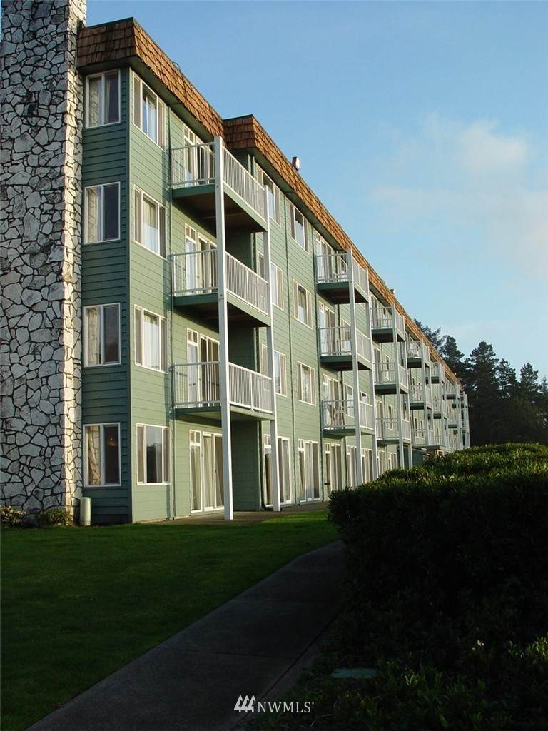 710 Hancock Avenue - Photo 1