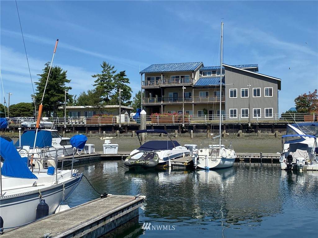 225 Marine Drive - Photo 1