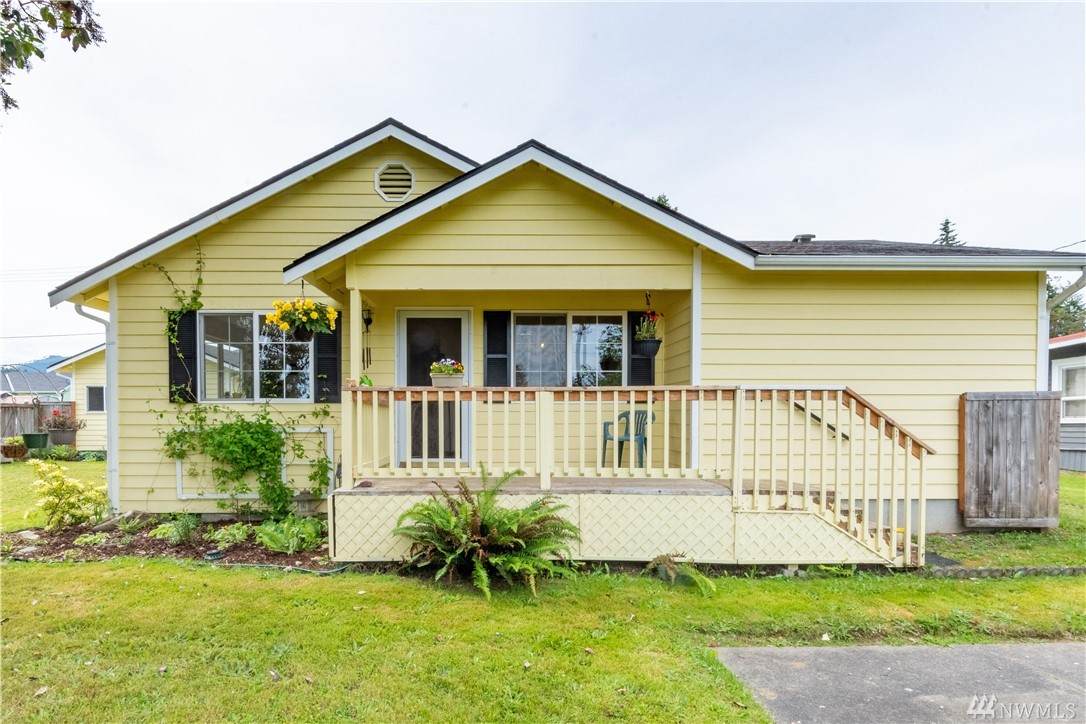 222 Lauridsen Blvd - Photo 1
