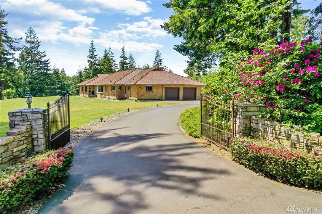 304 Summit Avenue - Photo 1