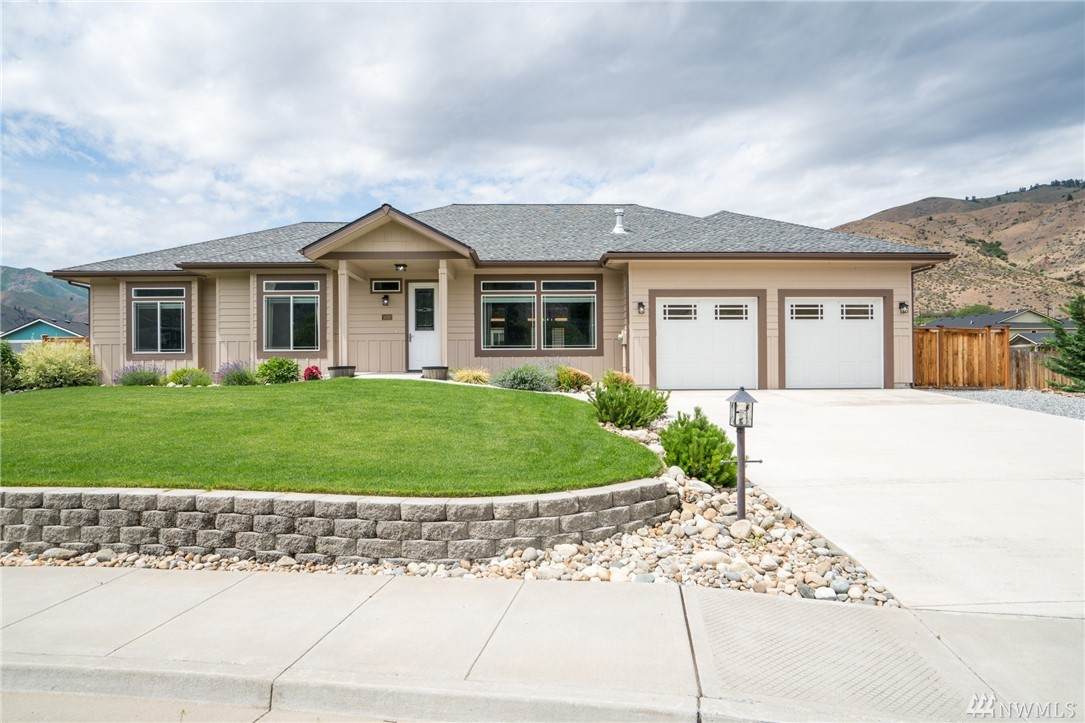 1020 Crest Loop - Photo 1