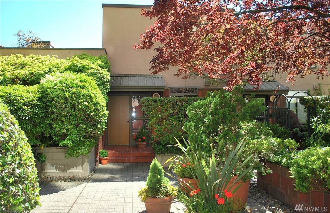 2021 1st Ave - Photo 1