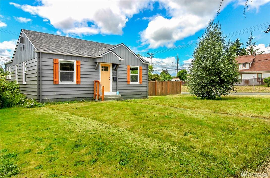 1202 Ridgewood Avenue - Photo 1
