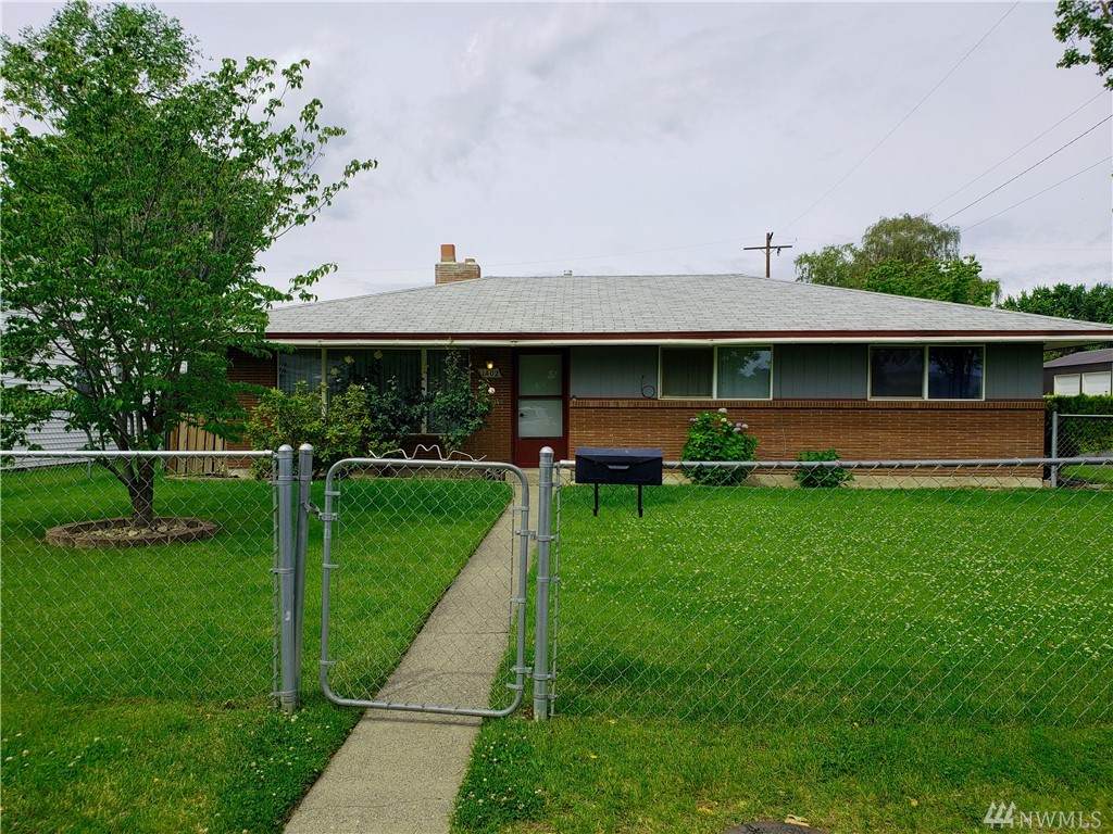 1402 6th Ave - Photo 1
