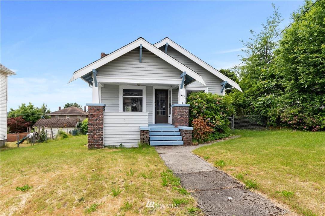 1613 Burwell Street - Photo 1