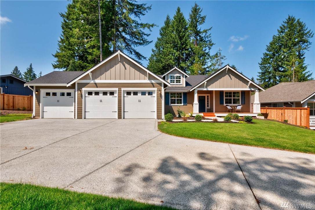 321 Lakeland Drive - Photo 1