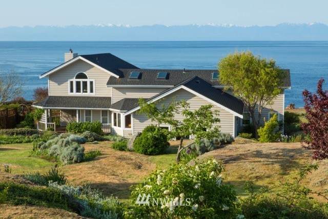 587 Victoria Drive - Photo 1