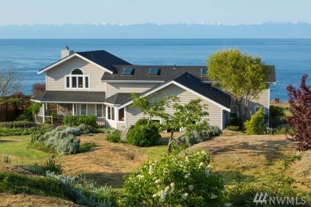 587 Victoria Drive - Photo 1