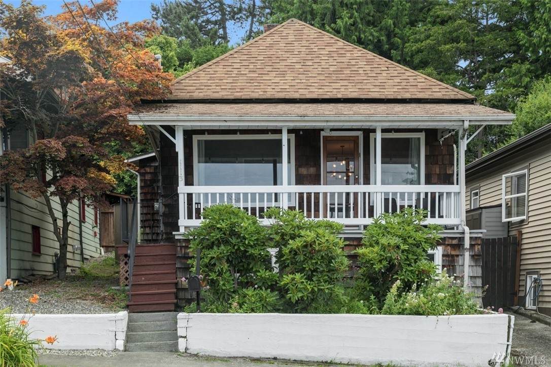 1113 33rd Ave - Photo 1