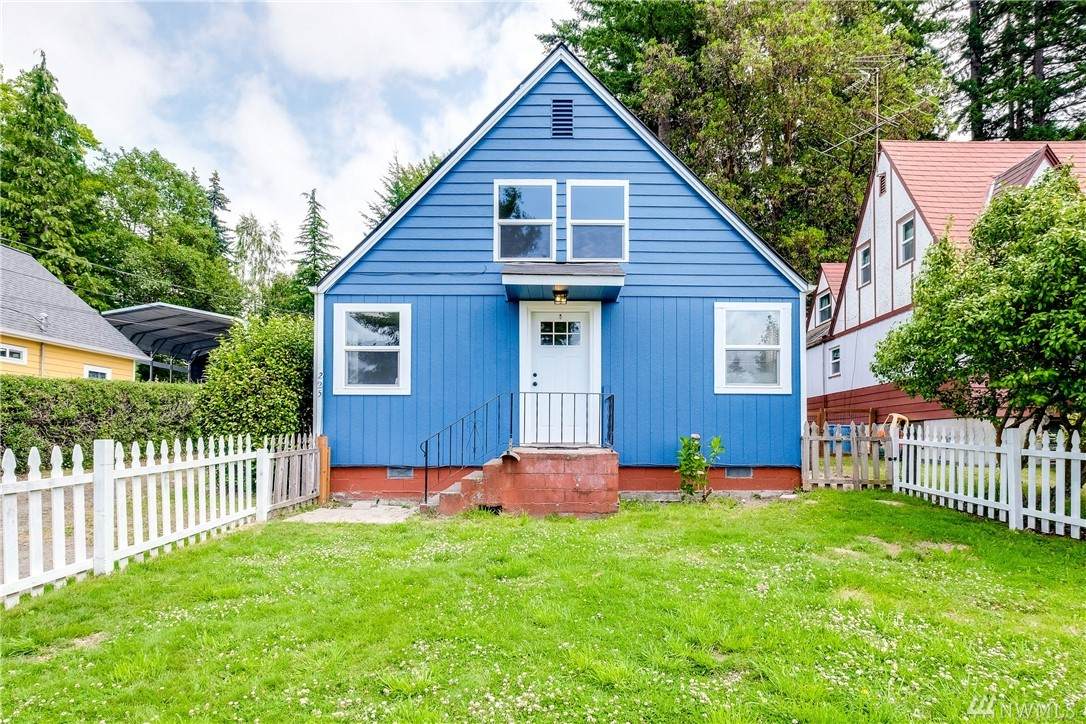225 Tracy Ave - Photo 1