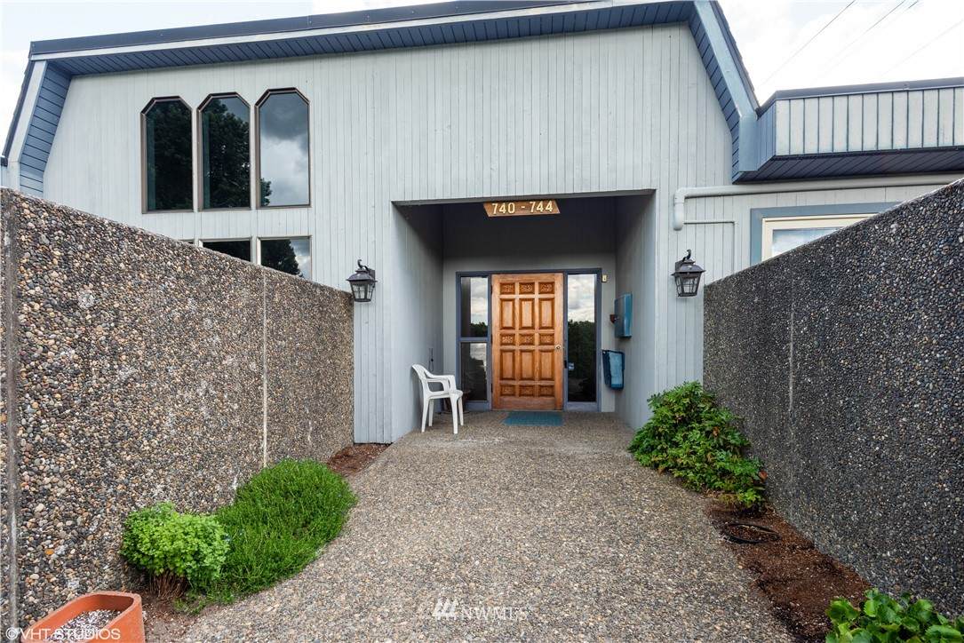 743 Marine View Drive - Photo 1
