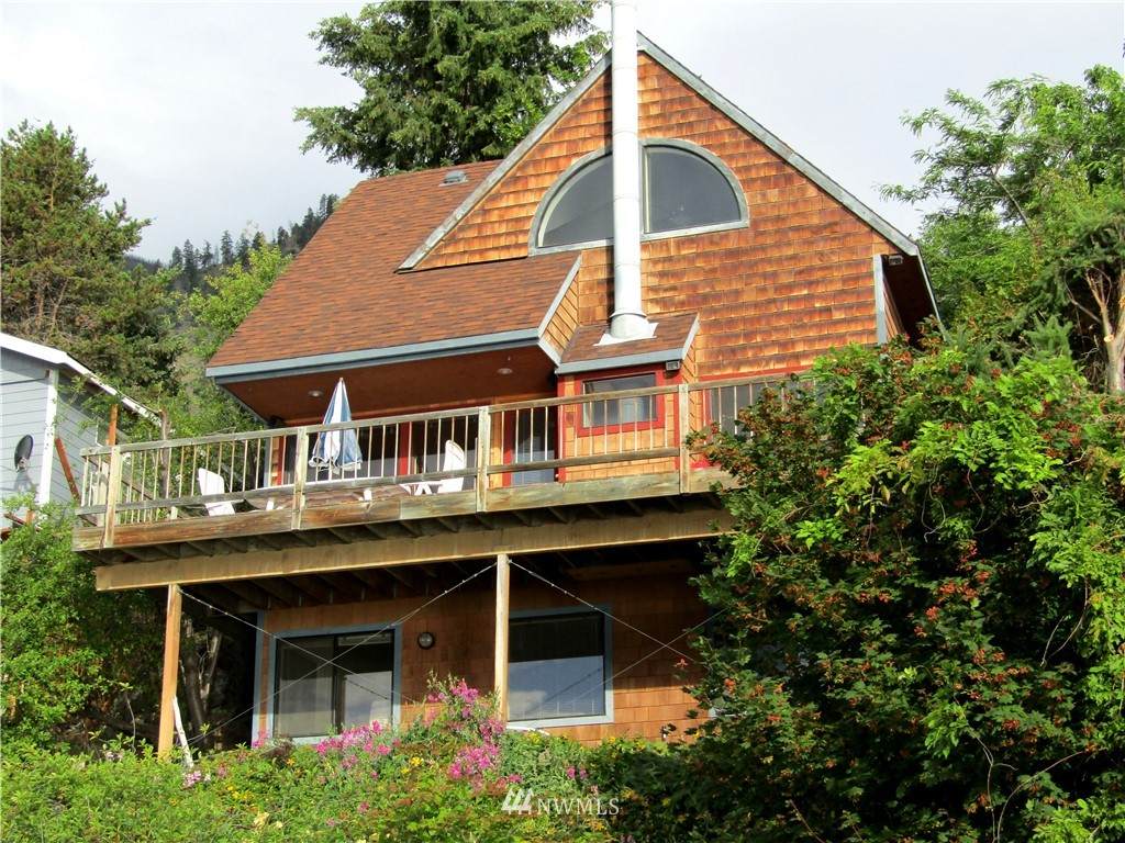 15892 Lakeshore Road - Photo 1