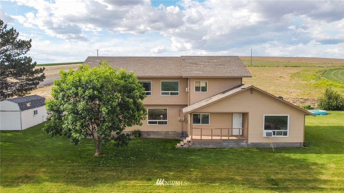 405 Road W - Photo 1